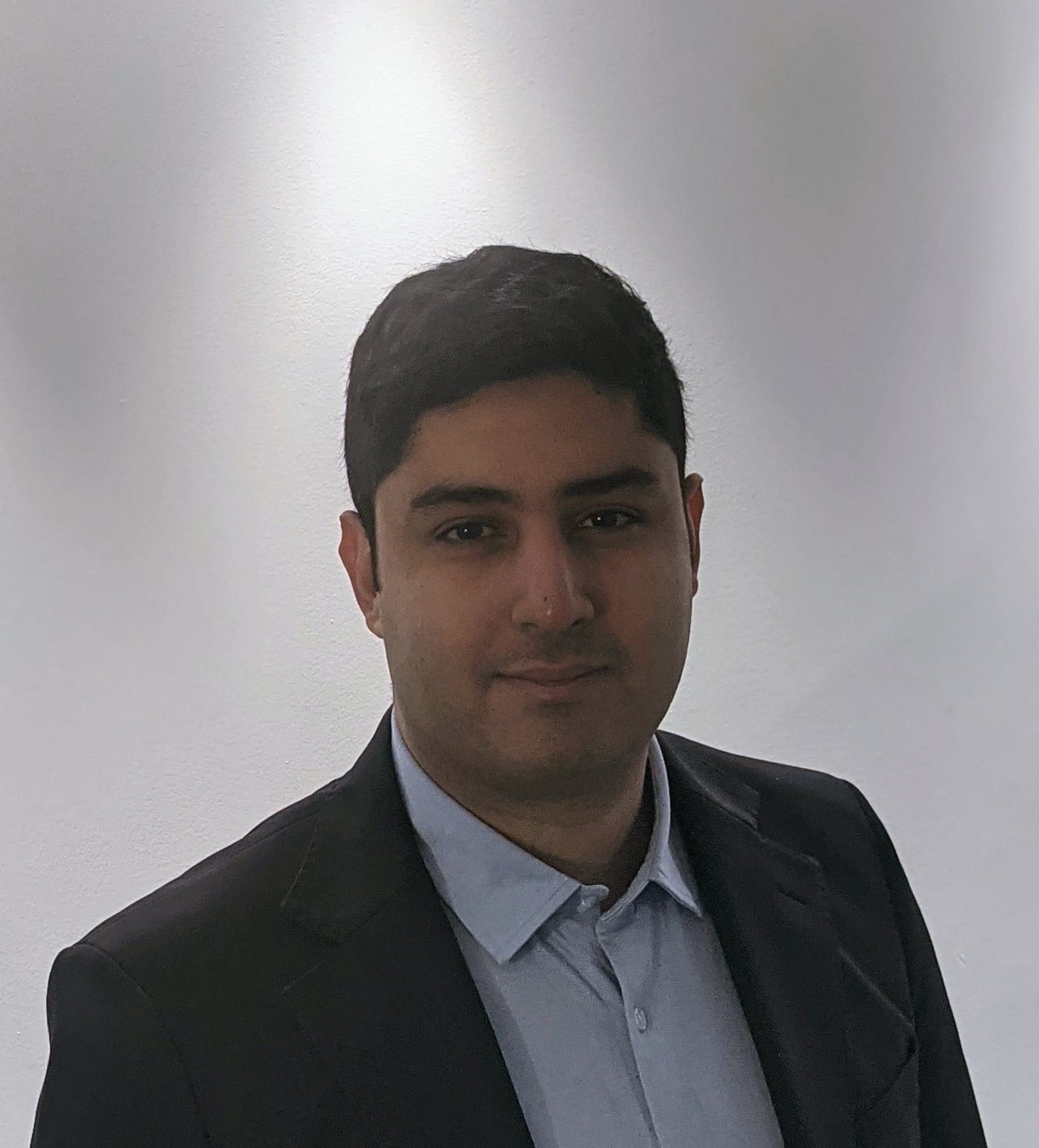 Kasra D. Hadi M.Sc, M.Sc - Professional Portrait